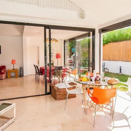 Campo International Sleeps 6 Pool Air Con *