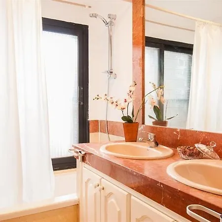 Villa Campo International Sleeps 6 Pool Air Con