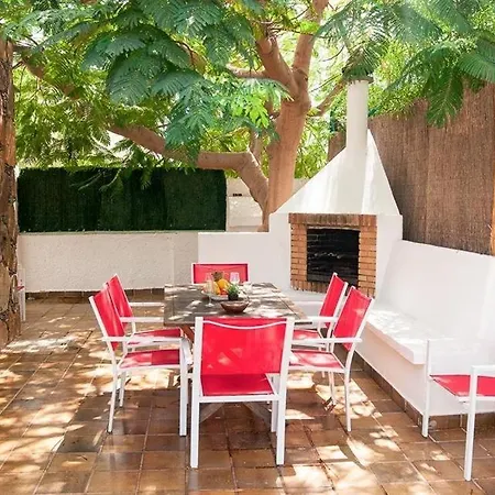 Campo International Sleeps 6 Pool Air Con *