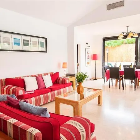 Villa Campo International Sleeps 6 Pool Air Con