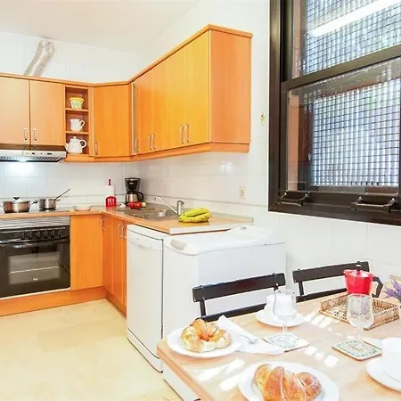 Campo International Sleeps 6 Pool Air Con *